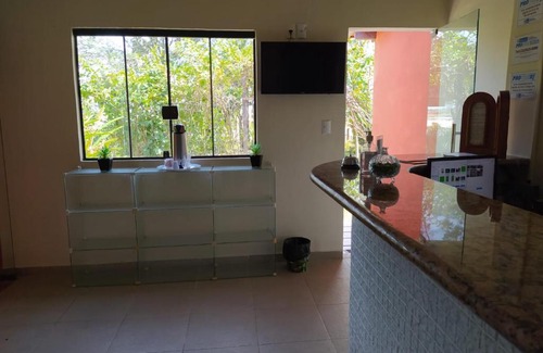 Caravelas Hotel | Pet-Friendly Pousada Campos de Búzios with Pool Access