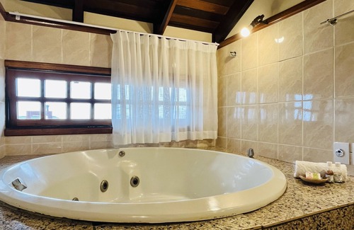 Canasvieiras Hotel | Experience Bliss at Pousada Canajurê - Rated 10/10