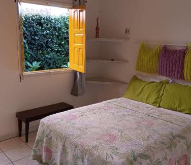 Historic Center Hotel | Welcoming Pousada Canoeiros: Family-Friendly with Pool