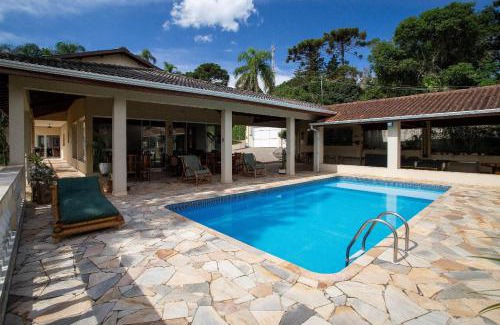 Mairipora Cabin | Pet-Friendly Pousada Cantareira with Pool & Breakfast