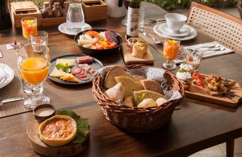 Bento Goncalves Hotel | Discover Pousada Cantelli: Pet-Friendly Retreat with Breakfast