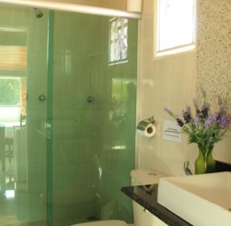 Juliana Hotel | Pet-Friendly Pousada Cantim de BH with Oceanfront Pool