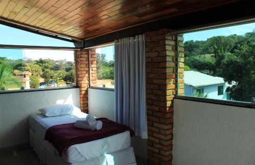 Juliana Hotel | Pet-Friendly Pousada Cantim de BH with Oceanfront Pool