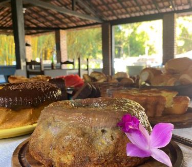 Piedade do Paraopeba Hotel | Discover Pousada Cantinho do Mundo: Oceanfront Bliss