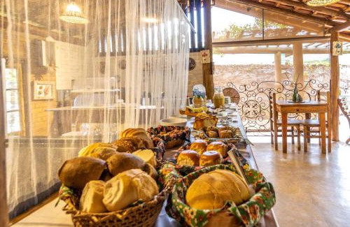 Sao Bento do Sapucai Hotel | Pet-Friendly Pousada Canto da Lua with Oceanfront Views