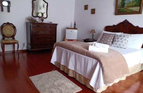 Quitandinha House | Pet-Friendly Pousada Canto da Paz with Ocean View & Pool