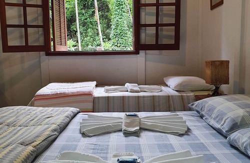 Paraty Hotel | Discover Pousada Canto do Curió: Pool, Breakfast & More!