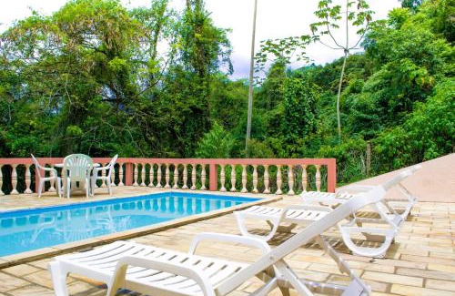 Paraty Hotel | Welcoming Pousada Canto do Curió with Pool & Family Focus