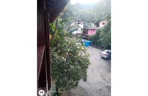 Trindade House | Welcoming Pousada Canto do Sabiá: Pet-Friendly Haven
