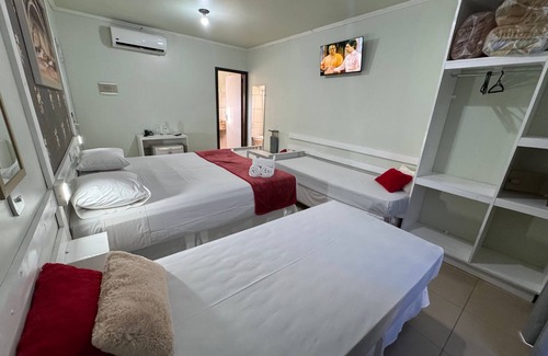 Vila Yolanda Hotel | Discover Pousada Caroline: Family-Friendly Retreat with Spa