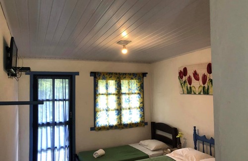 Santa Cruz Cabralia Bed & Breakfast | Experience Relaxation at Pousada Casa Pindorama with Pool