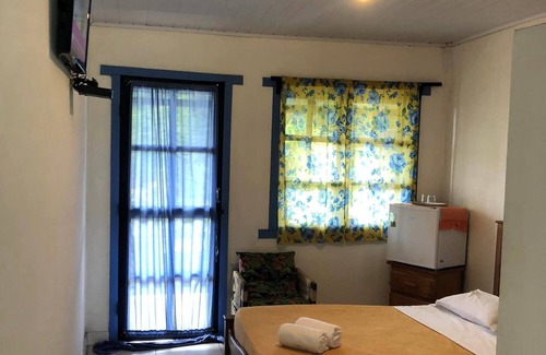 Santa Cruz Cabralia Bed & Breakfast | Experience Relaxation at Pousada Casa Pindorama with Pool