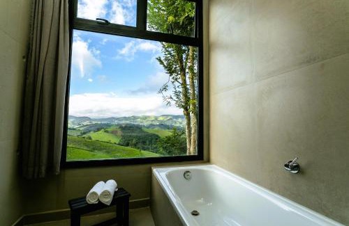 Cunha House | Discover Pousada Casa Bambu: 4-Star with Top Amenities