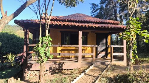 Brumadinho Hotel | Cozy Pousada Casa da Moeda: Enjoy Poolside Relaxation!