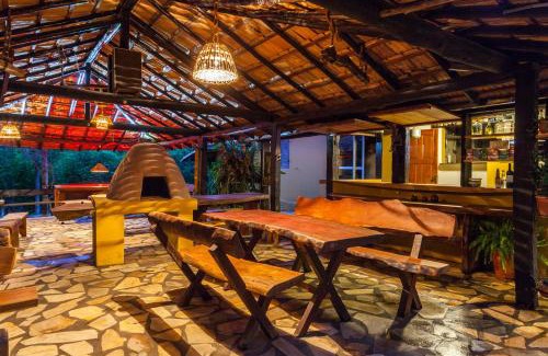 Brumadinho Hotel | Cozy Pousada Casa da Moeda: Enjoy Poolside Relaxation!
