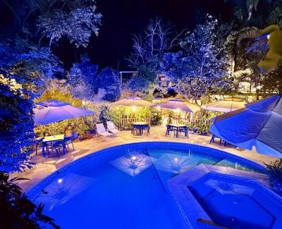Sao Jorge Hotel | Relax at Pousada Casa das Flores with Pool & Hot Tub