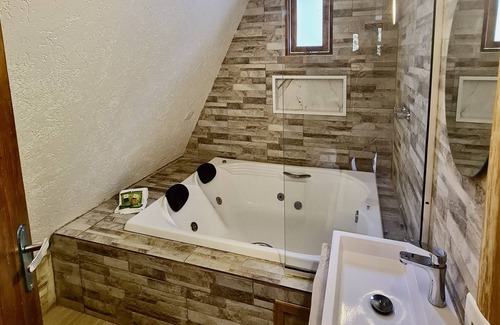 Loteamento Jardim Veu da Noiva Hotel | Inviting Pousada Casa Mantiqueira: Spa & Family-Friendly Stay