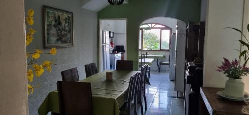 Nova Guarapari Hotel | Inviting Pousada Casa Verde: Rated 9.1, Family-Friendly Stay