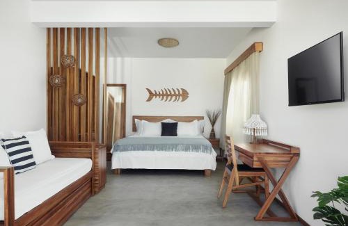 Corguinho House | Pousada Casa Zê: Oceanfront Getaway with Pool & Hot Tub