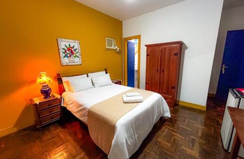 Centro House | Pet-Friendly Pousada Casarão: Oceanfront Escape Awaits