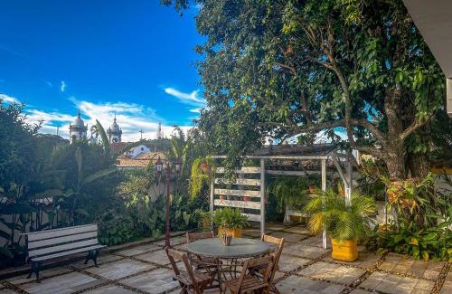 Centro House | Pet-Friendly Pousada Casarão: Oceanfront Escape Awaits