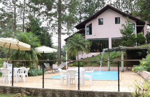 Pomerode Hotel | Pet-Friendly Pousada Casarão Gastehaus with Pool Access