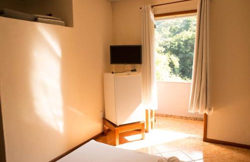 Casimiro de Abreu Hotel | Discover Pousada Cascata: Family-Friendly with Breakfast