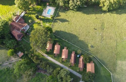 Sao Bento do Sapucai Hotel | Discover Pousada Chalés da Estalagem: Pet-Friendly Retreat