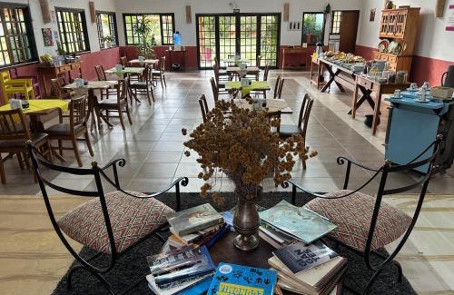 Sao Bento do Sapucai Hotel | Discover Pousada Chalés da Estalagem: Pet-Friendly Retreat