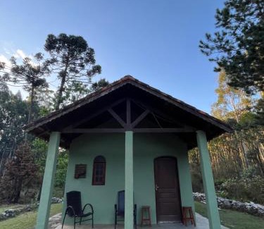 Munhoz Hotel | Relax at Pousada Chalés da Lua with Oceanfront Views
