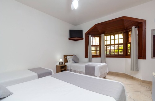 Portal das Artes Hotel | Discover Pousada Cicerone: Pool, Spa & Breakfast Bliss