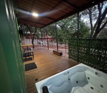Serra do Cipo Cabin | Cozy Pousada Cipó Container Chalés with Fireplace & Pool