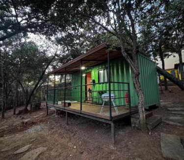 Serra do Cipo Cabin | Cozy Pousada Cipó Container Chalés with Fireplace & Pool