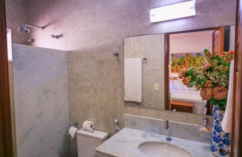 Alcacus Hotel | Discover Pousada Cocoa: Pet-Friendly Oasis with Ocean Views