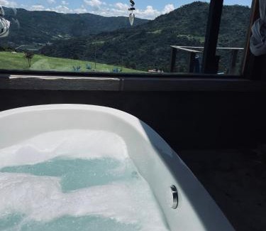 Urubici Cabin | Top-Rated Cabana Monte - Pet Friendly with Hot Tub Access
