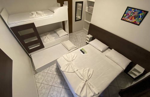 Gravata Hotel | Discover Pousada Cores: Kid-Friendly with Breakfast Included