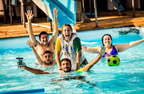 Monte Alegre do Sul Hotel | Pet-Friendly Pousada da Cachoeira with Pool & Hot Tub