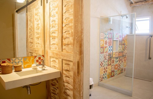 Manguinhos Hotel | Experience Pousada da Cyssa: Family-Friendly Retreat with Spa