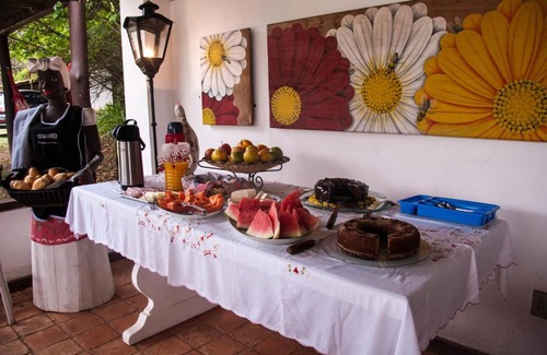 Santa Cruz de Minas Hotel | Unforgettable Stays at Pousada da Neneza with Pool & Breakfast