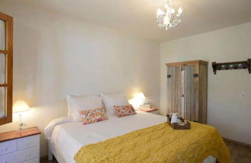 Loteamento Jardim Veu da Noiva Hotel | Discover Pousada Da Pedra: 4-Star Oceanfront Retreat