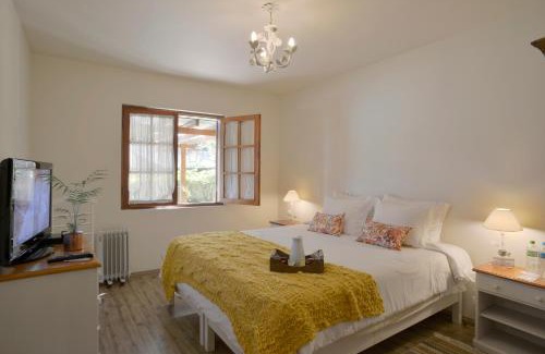 Loteamento Jardim Veu da Noiva Hotel | Discover Pousada Da Pedra: 4-Star Oceanfront Retreat