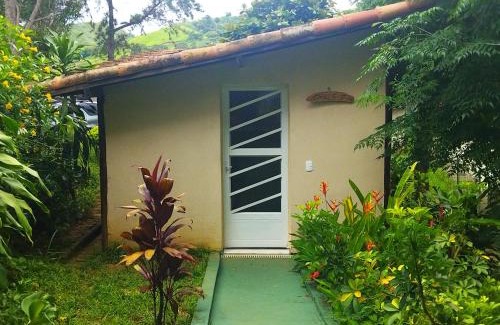 Tres Rios House | Cozy Hostel Das Estrelas: Pet-Friendly & Oceanfront Retreat