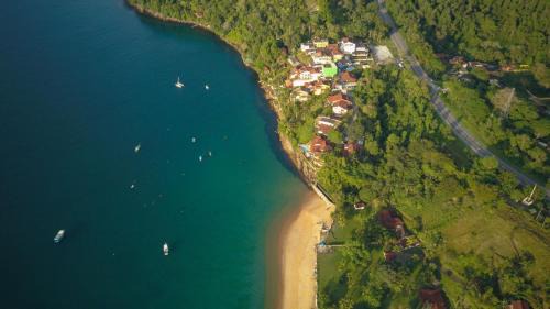 Praia Vermelha Hotel | Beautiful Pousada das Flores with Pool & Ocean View