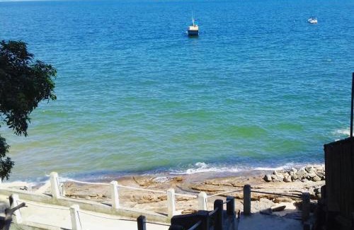 Praia Vermelha Hotel | Beautiful Pousada das Flores with Pool & Ocean View