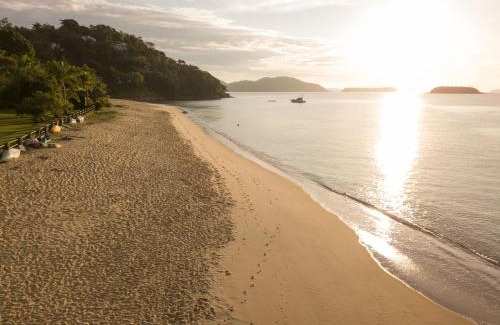 Praia Vermelha Hotel | Beautiful Pousada das Flores with Pool & Ocean View