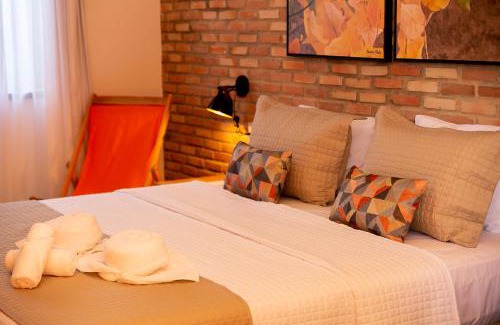 Coqueiro Hotel | Experience Ocean Views at Pousada das Flores - 4 Star Retreat