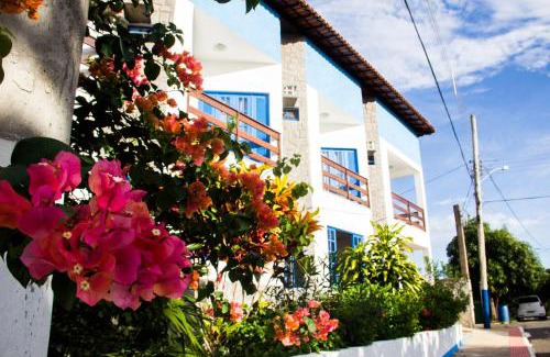 Iriri Hotel | Inviting Pousada das Flores: Oceanfront Escape with Hot Tub