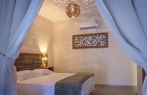 Centro Comercial Hotel | Experience Pousada de Charme Emirados with Oceanfront Views