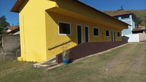 Paraisopolis Hotel | Pet-Friendly Pousada Dedo de Deus with Pool & Breakfast