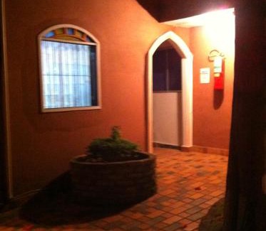 Caicaras Hotel | Budget-Friendly Pousada Del Rey: Ideal for Families